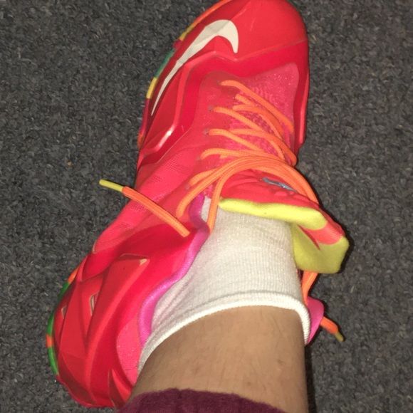 Nike - Picture 3 of 8